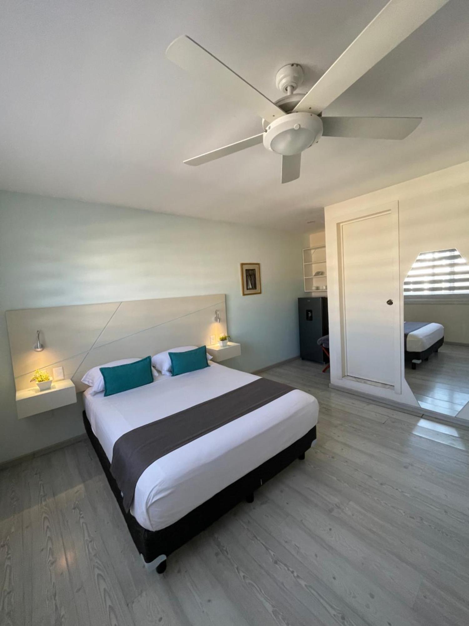 Constanza Lofts Executives En Zapopan Jalisco Aparthotel Ngoại thất bức ảnh