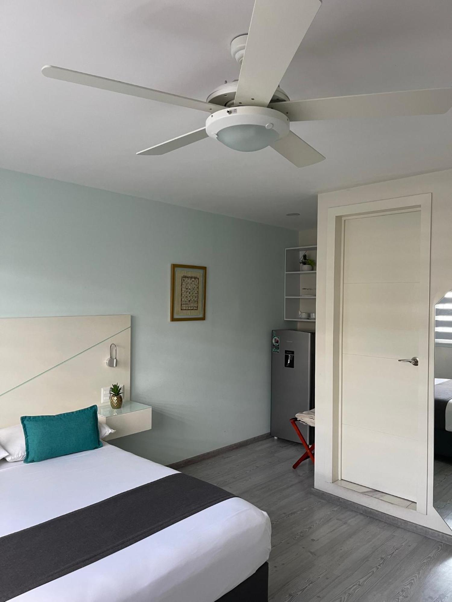 Constanza Lofts Executives En Zapopan Jalisco Aparthotel Ngoại thất bức ảnh